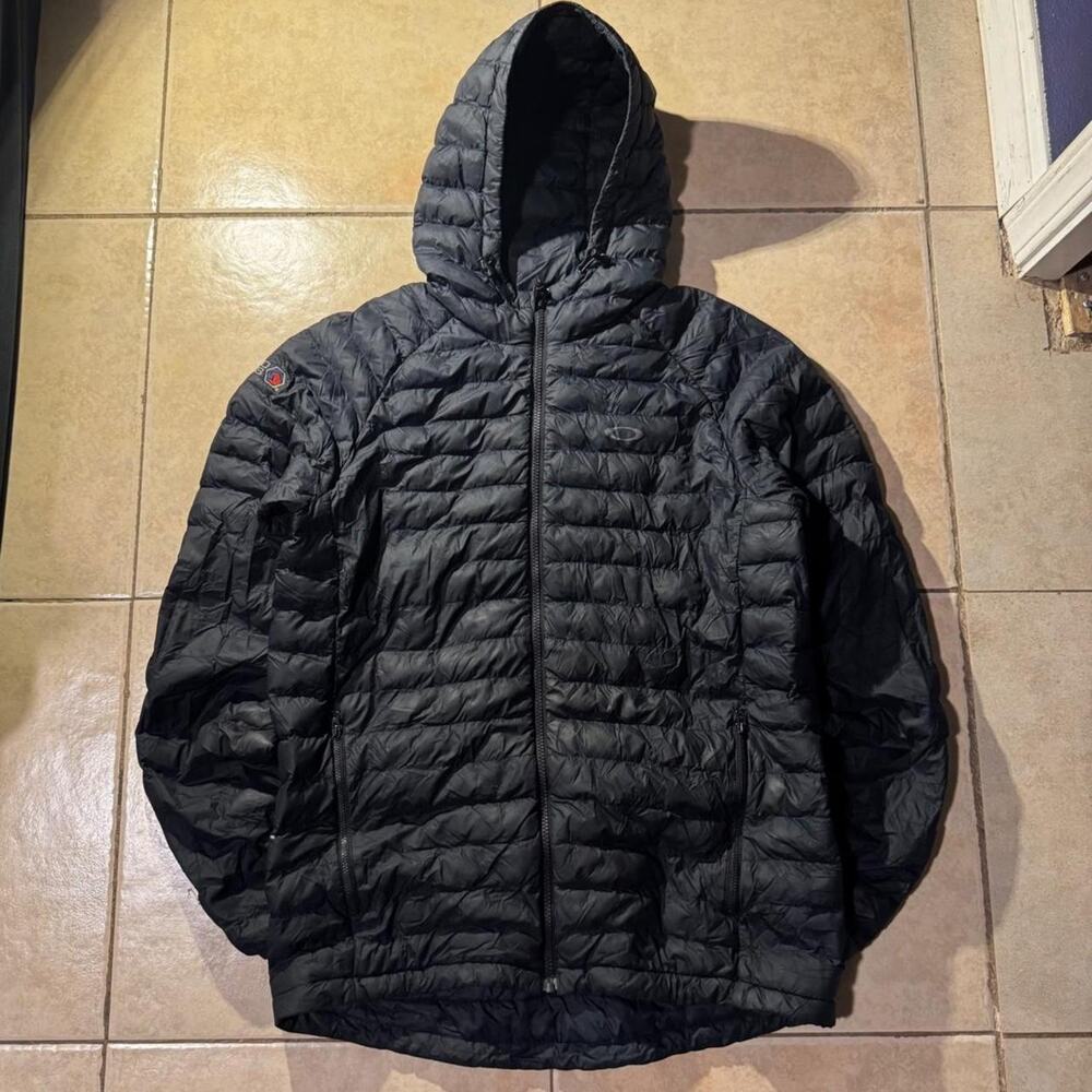 Vintage y2k oakley black puffer Size M in mens